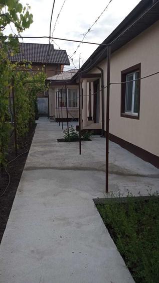 Casă cu 4 camere cu Teren 500 Mp în Central