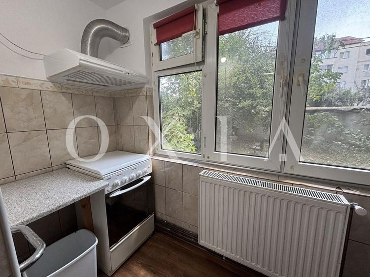 Apartament cu 3 camere decomandat, mobilat în Cetății