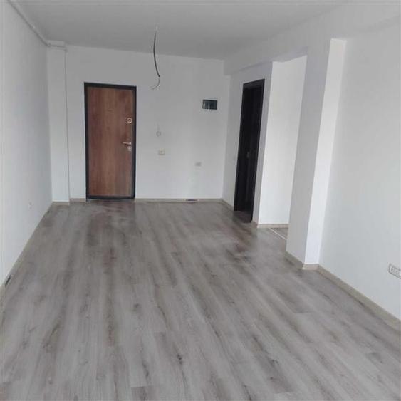 Apartament cu 2 camere decomandat în Sânpetru