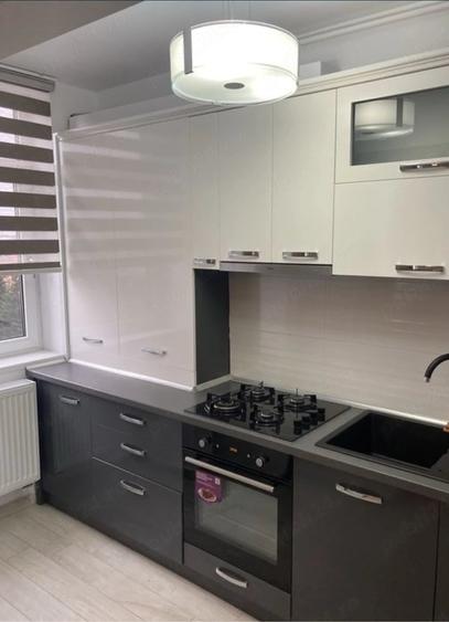 Apartament cu 3 camere decomandat în Nufărul