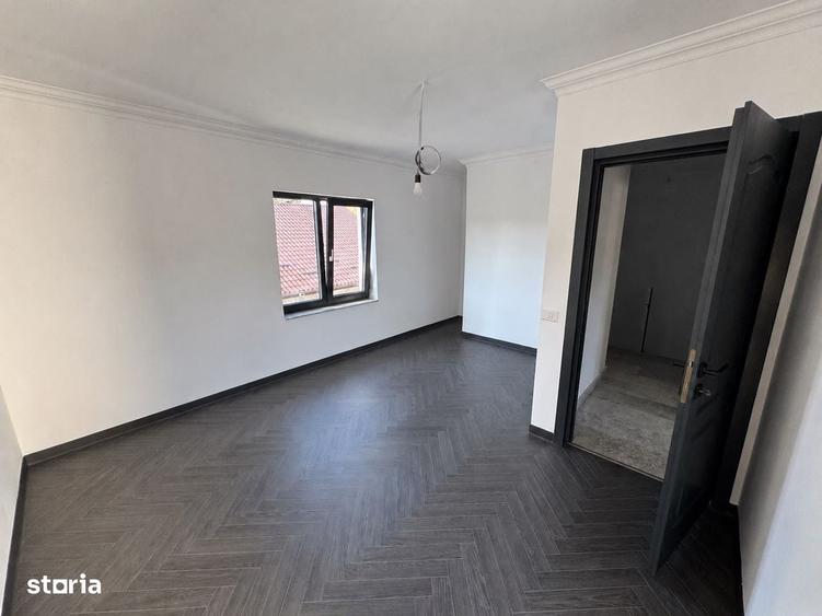Casă cu 4 camere în Bucium