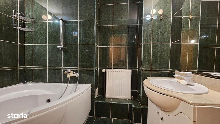 Apartament cu 3 camere în Centrul Civic