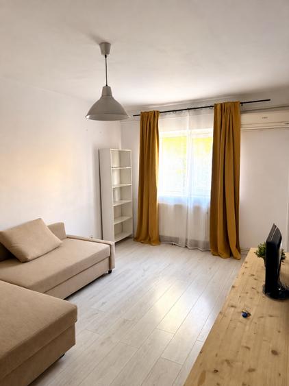 Apartament cu 2 camere decomandat în Nicolina