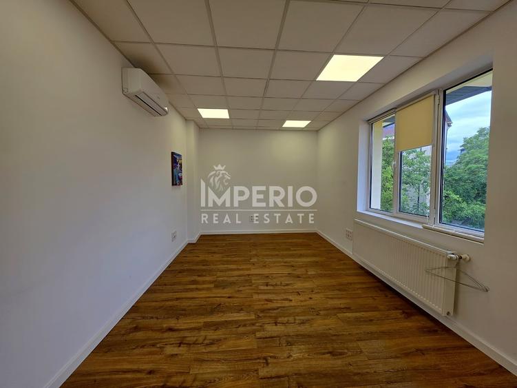 Casă individuală cu 14 camere cu Canalizare în Central