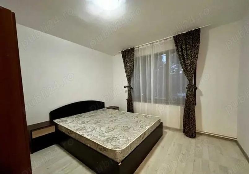 Apartament cu 3 camere decomandat în Craiter