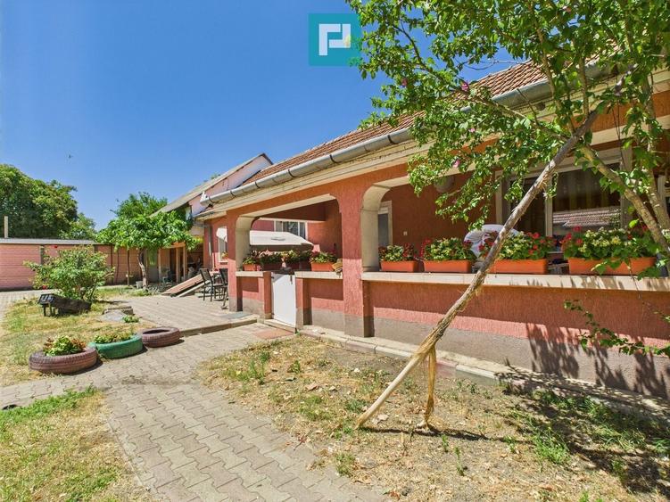Casă individuală cu 2 camere cu Canalizare în Aradul Nou