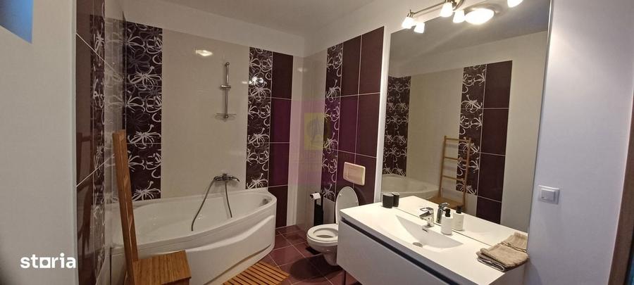 Casă cu 4 camere în Săbăreni