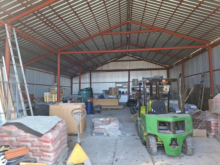 Spațiu comercial, de 500 mp, în Cornățel