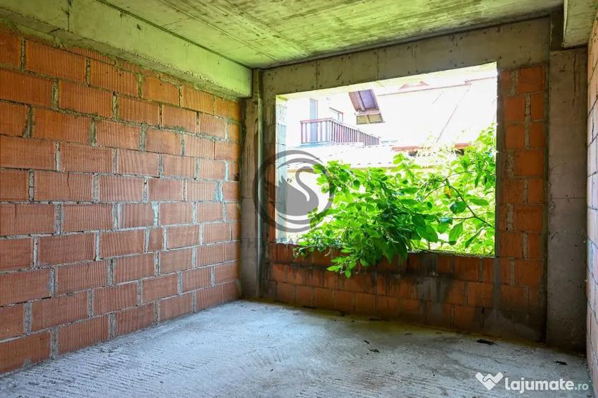 Casă cu 5 camere cu Teren 384 Mp în Central