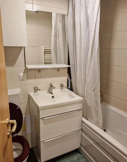 Apartament cu 3 camere decomandat, mobilat în Tractorul