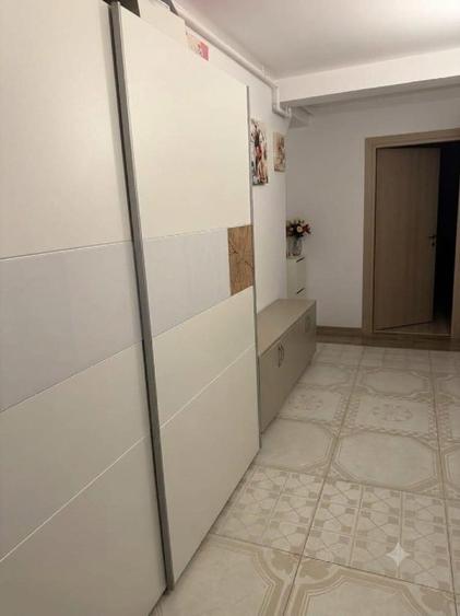 Apartament cu 3 camere decomandat în Crângași