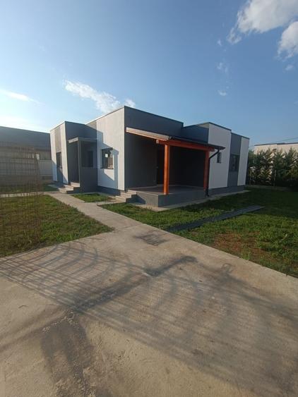 Casă cu 4 camere în Câmpineanca