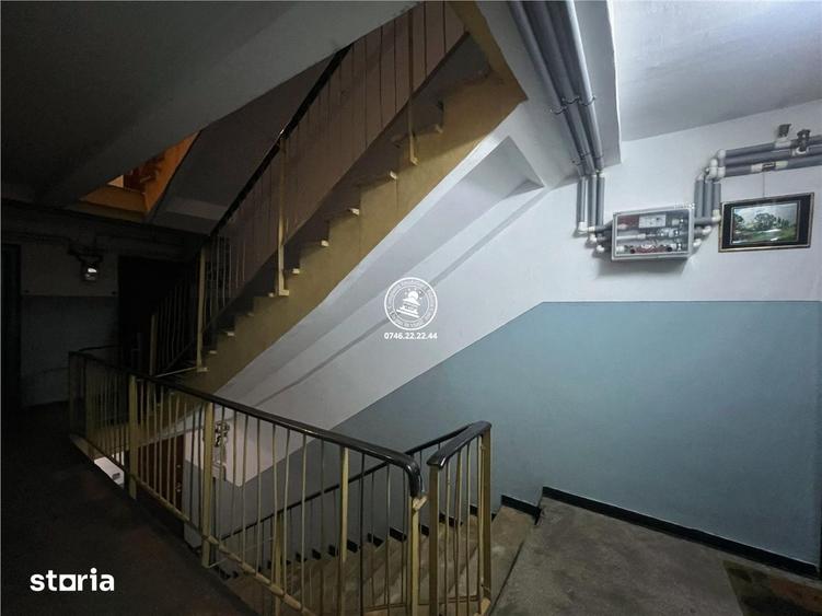 Apartament cu 3 camere decomandat în Nicolina