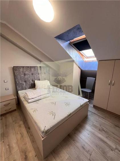 Apartament cu 2 camere semidecomandat, mobilat în Central