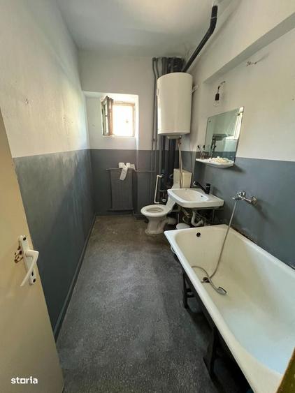 Apartament cu 3 camere decomandat în Granit