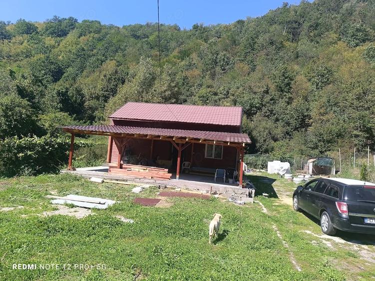 Casă cu Teren 1046 Mp în Hărțăgani