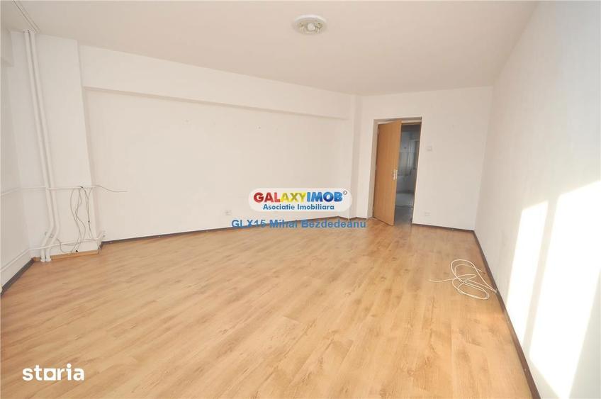 Apartament cu 4 camere decomandat în 13 Septembrie