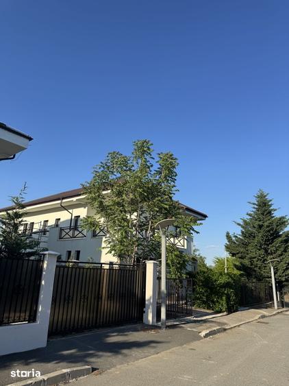 Casă cu 7 camere cu Teren 1146 Mp în Crevedia