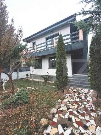 Casă cu 5 camere cu Canalizare în Central