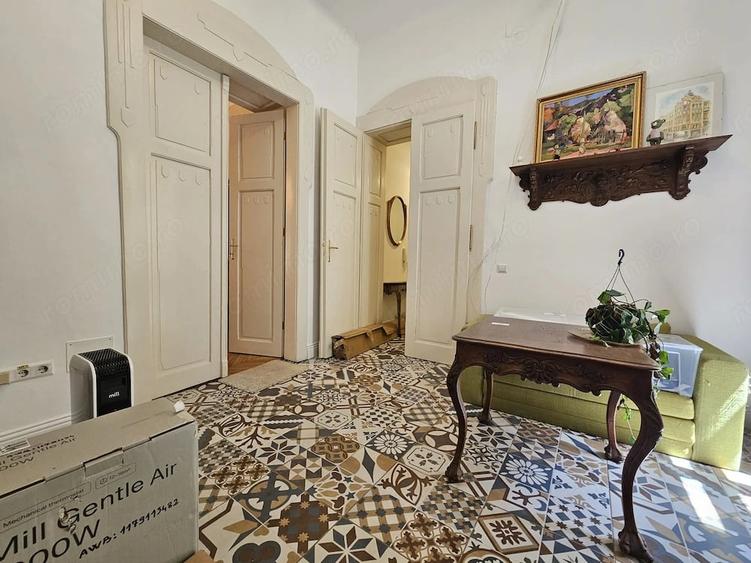 Piata Unirii! Cladire renovata!. Vedere pe pietonala! Lift! - 9
