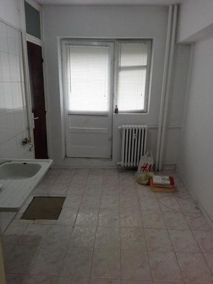 Apartament cu 2 camere decomandat în Crângași