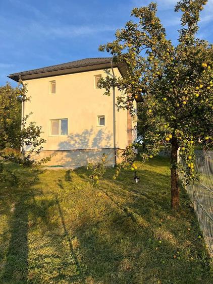 Casă cu 3 camere cu Teren 750 Mp în Progresul