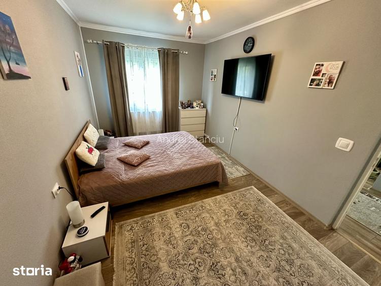 Casa 6 camere 3 bai Valea Lunga