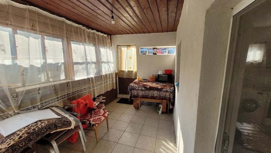 Casă cu 3 camere cu Teren 400 Mp în Bereasca