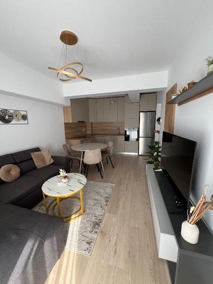 Închiriez apartament cu 3 camere , Prima Green - 1