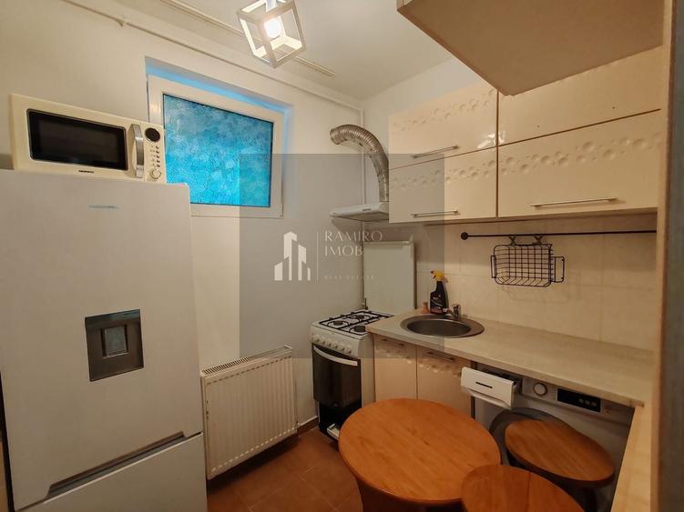 Apartament cu 2 camere decomandat, mobilat în Exterior Vest