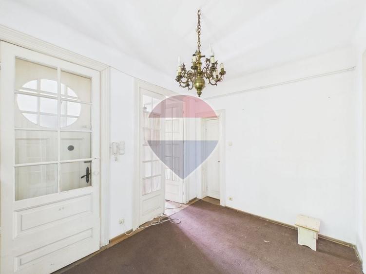 Apartament cu 3 camere semidecomandat în Foișorul de Foc