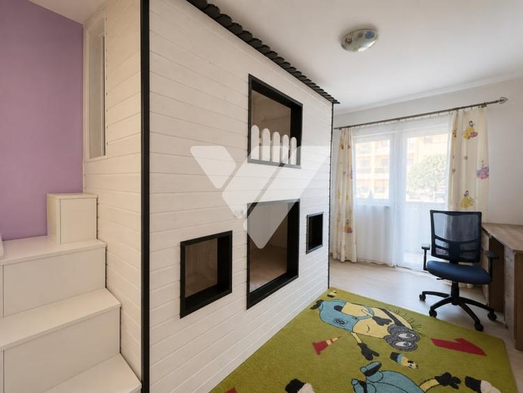 Apartament cu 3 camere decomandat, mobilat în Șelimbăr