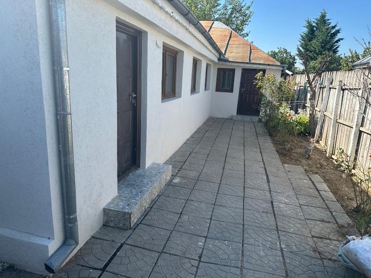 Casă individuală cu 3 camere cu Canalizare în Golești