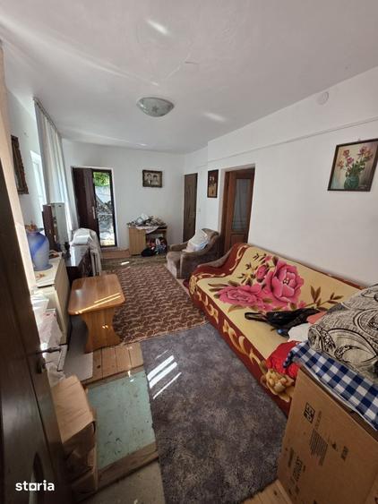 Casă cu 6 camere cu Canalizare în Ion Creangă