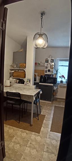 Apartament cu 4 camere decomandat în Confecții