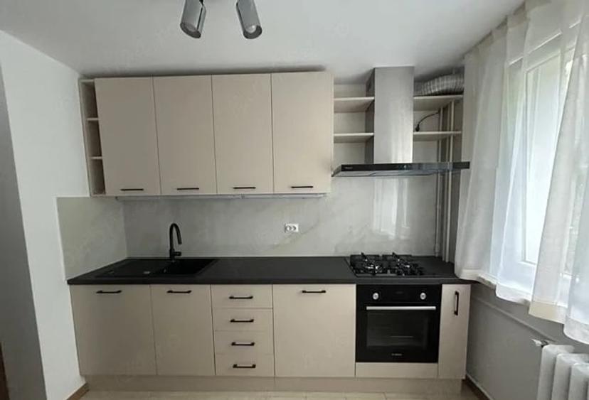 Apartament cu 3 camere decomandat, mobilat în Drumul Taberei