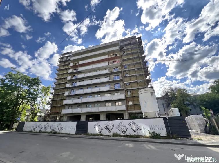 Apartament cu 3 camere semidecomandat în Nicolina