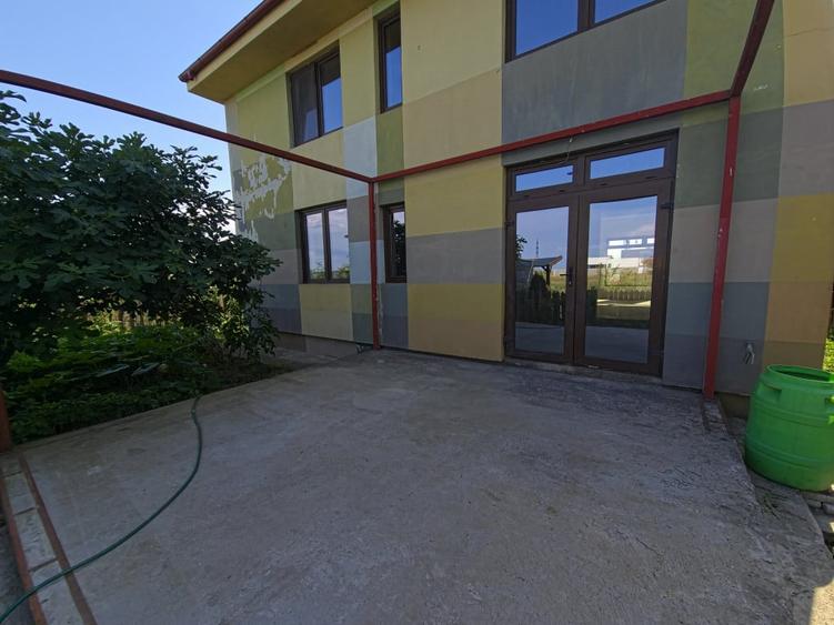 Casă cu 4 camere cu Teren 362 Mp în Cumpăna