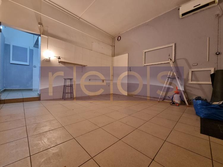 Casă cu 9 camere cu Canalizare în Unirii