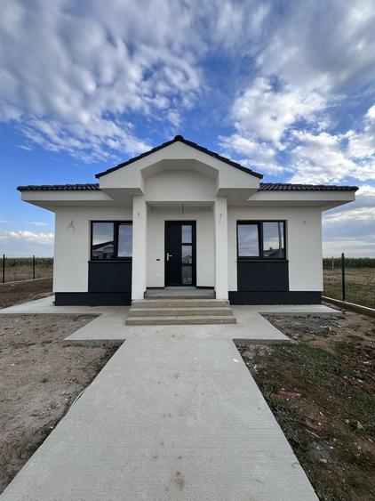 Casă cu 3 camere în Sântandrei