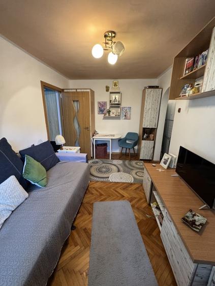 Apartament cu 2 camere semidecomandat, mobilat în Nord