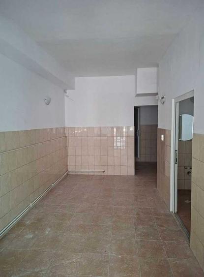 Spațiu comercial, de 80 mp, în Central