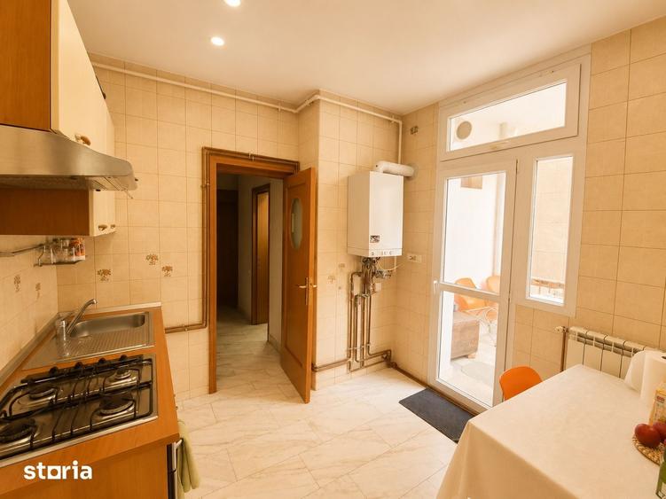 Apartament cu 3 camere decomandat în Eminescu