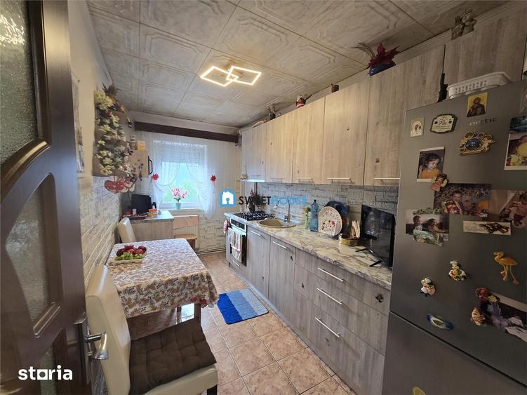 Apartament cu 4 camere decomandat în Central