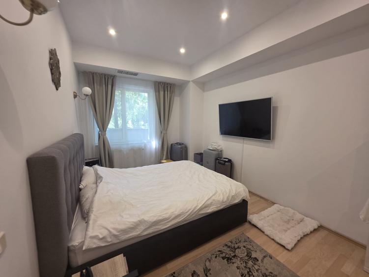 Apartament cu 3 camere decomandat în Herăstrău