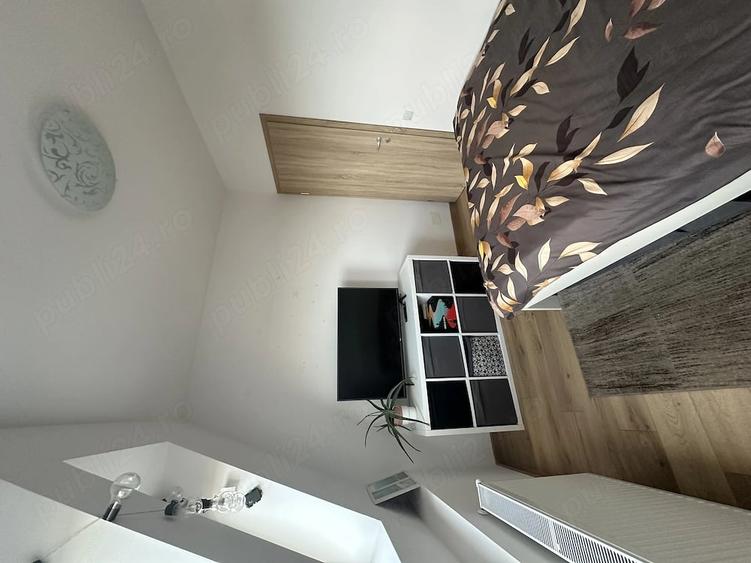 Apartament cu 3 camere semidecomandat în UMT