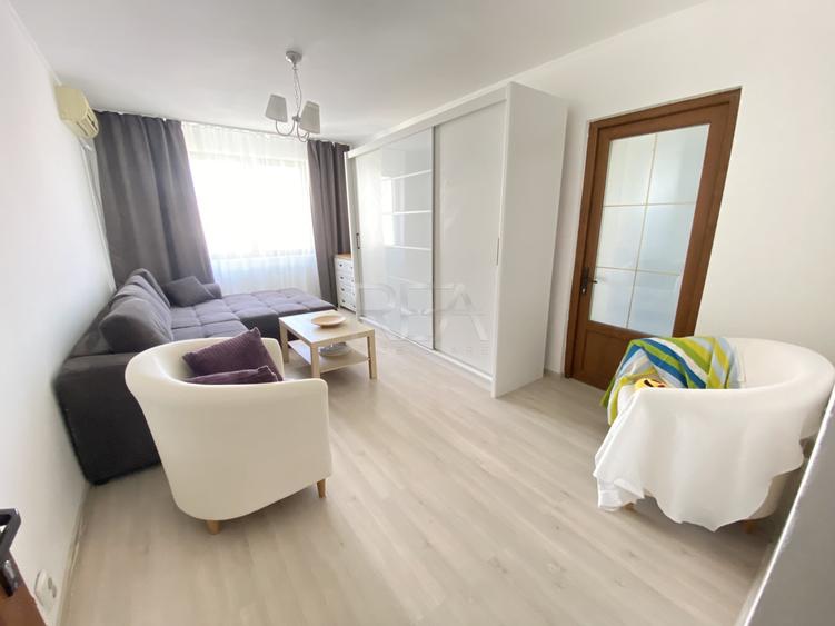 Apartament cu 4 camere semidecomandat, mobilat în Rahova