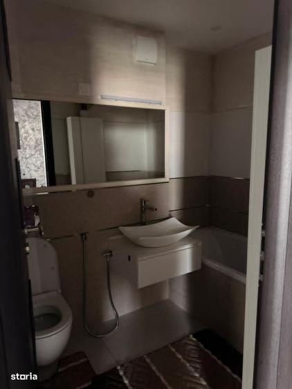 Apartament cu 3 camere semidecomandat în Militari