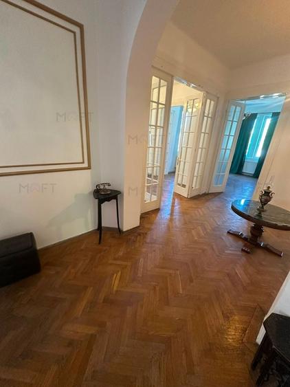 Apartament cu 6 camere decomandat în Tineretului