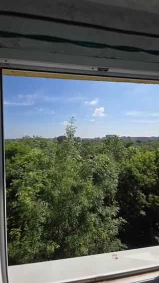 Apartament cu 4 camere decomandat, mobilat în Tei